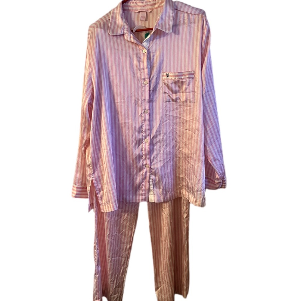 ❤️‍🔥2 pc Victoria’s Secret satin like pajama set size Large❤️‍🔥
